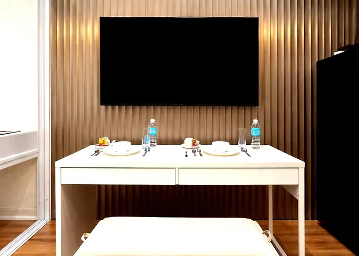 Soho 841 1br 400mbps Wifi Near Sm Fairview Manila